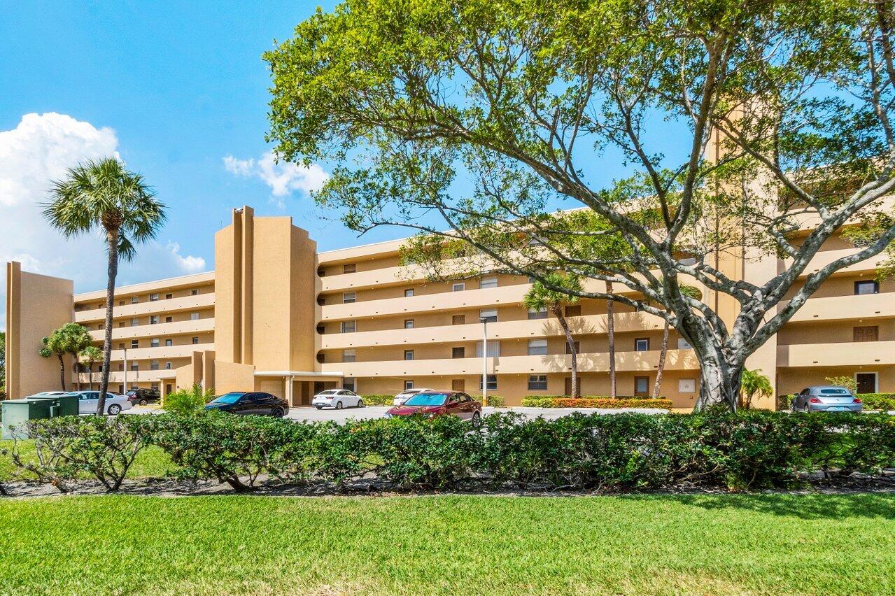 299 Northwest 52nd Terrace, Unit 217 Boca Raton, FL 33487 - Photo 2 of 37 002-299Northwest52ndTerrace