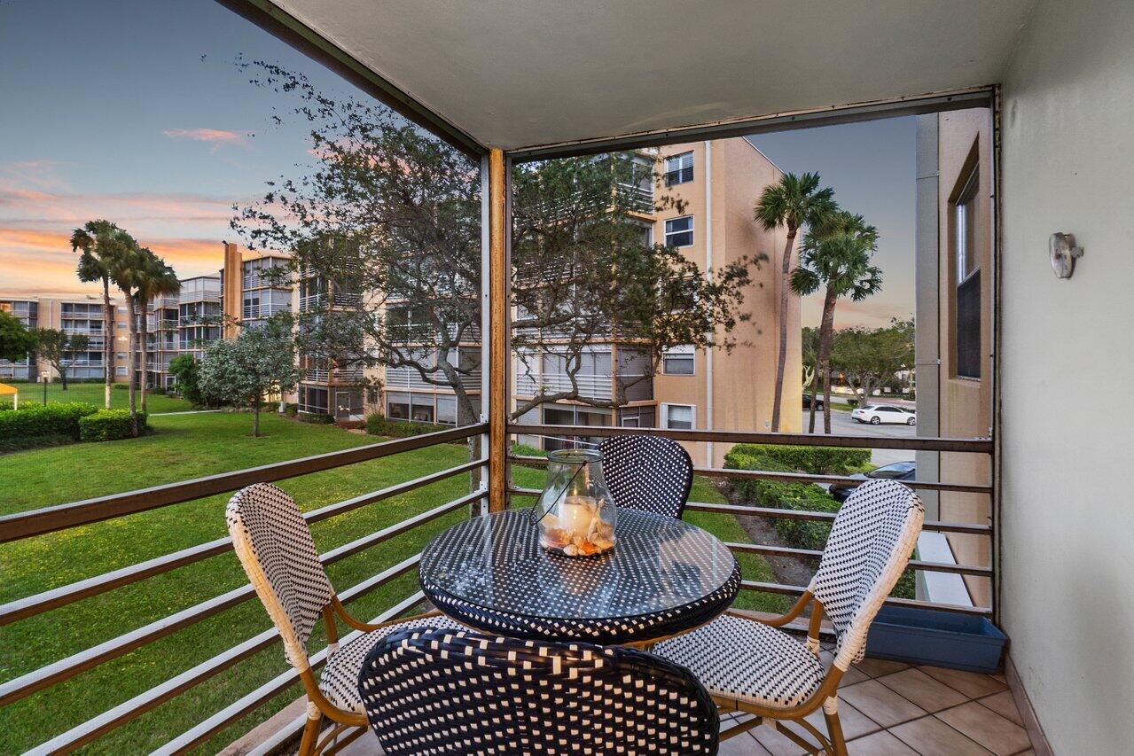 299 Northwest 52nd Terrace, Unit 217 Boca Raton, FL 33487 - Photo 28 of 37 032-299Northwest52ndTerrace-BocaRaton-FL