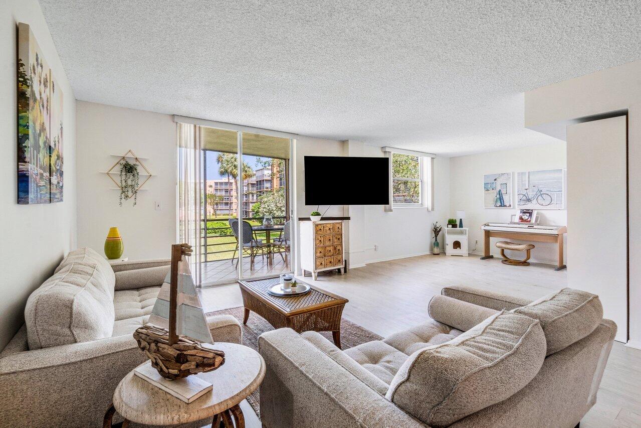 299 Northwest 52nd Terrace, Unit 217 Boca Raton, FL 33487 - Photo 6 of 37 007-299Northwest52ndTerrace-BocaRaton-FL