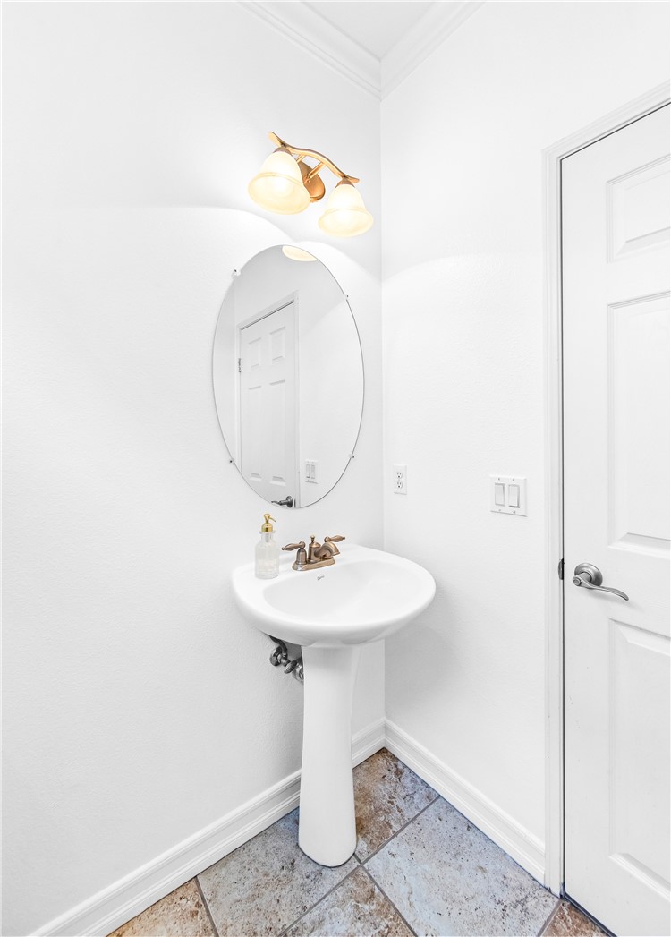 6310 Cosmos Street Eastvale, CA 92880 - Photo 12 of 71