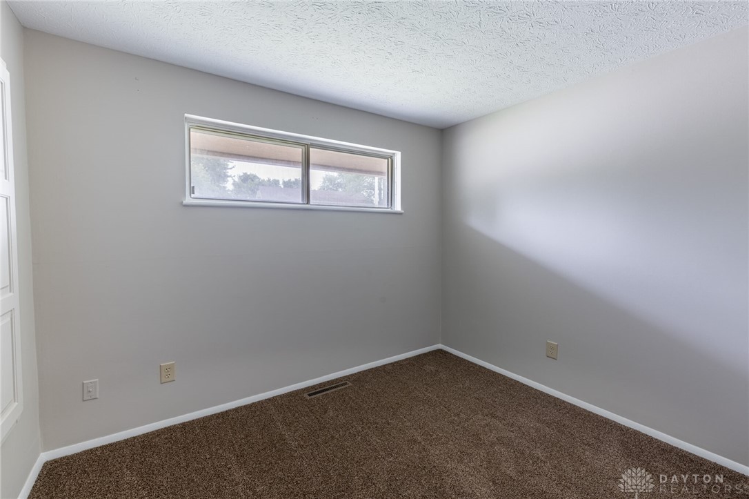 5755 Benedict Road Dayton, OH 45424 - Photo 8 of 21 Gallery Image 8