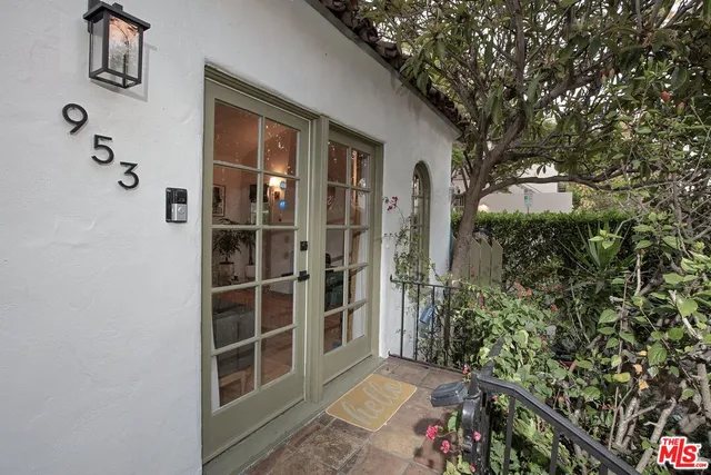 $6,995 | 953 North Martel Avenue, Los Angeles, CA 90046