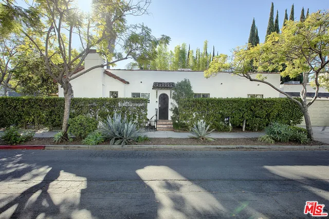 a view of a entryway