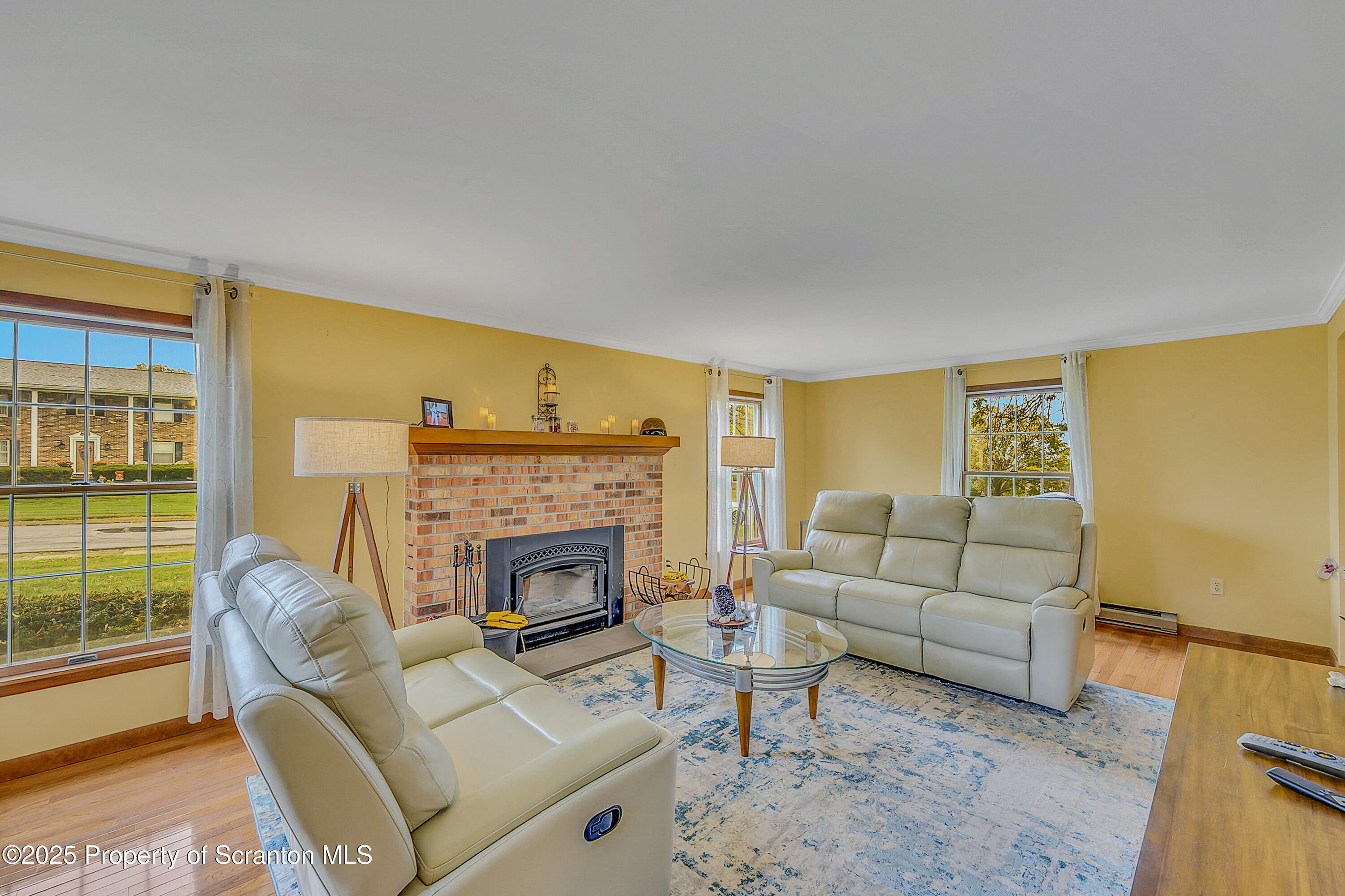 1002 Pheasant Run Road Clarks Summit, PA 18411 - Photo 16 of 53 Living Room