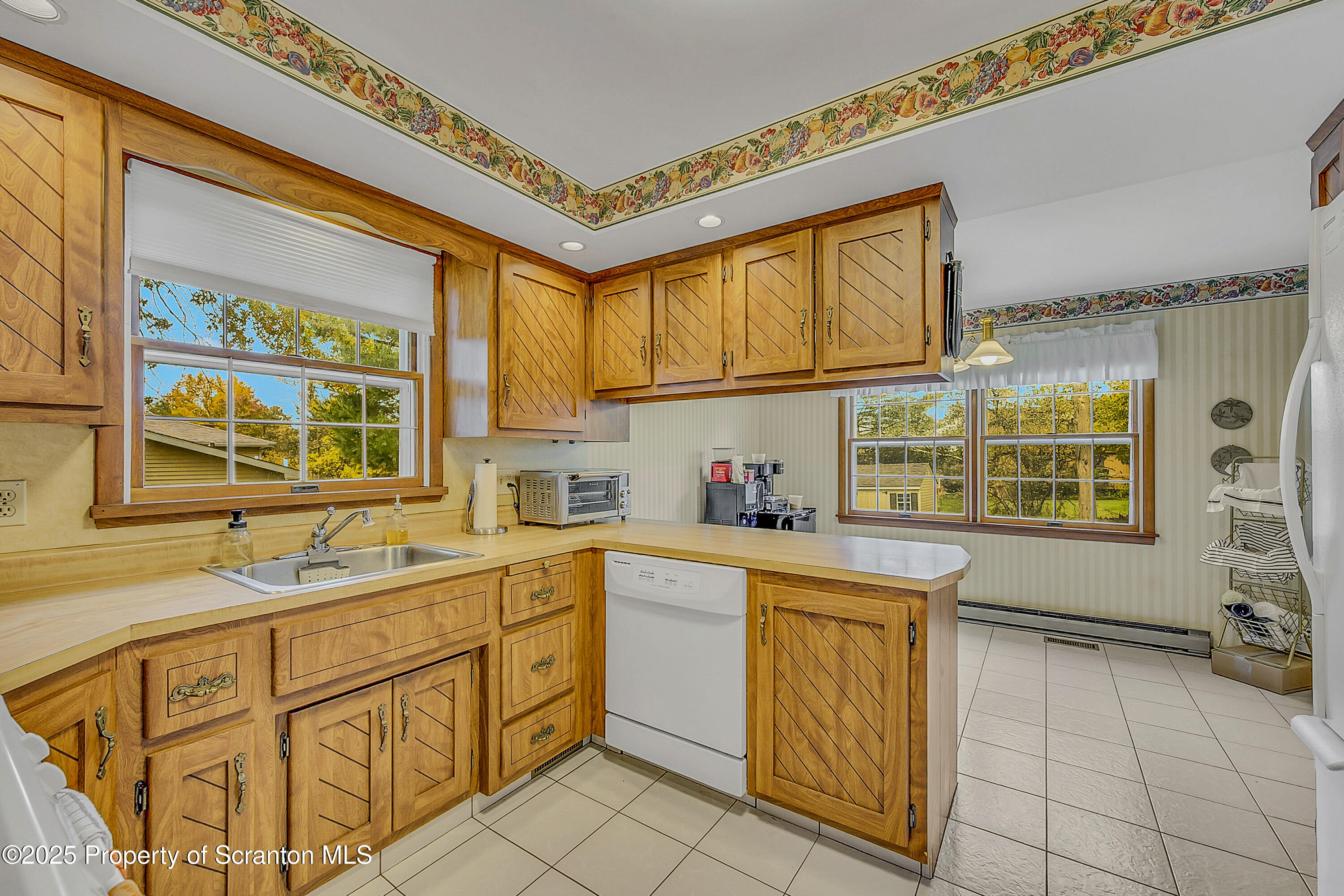 1002 Pheasant Run Road Clarks Summit, PA 18411 - Photo 19 of 53 Kitchen