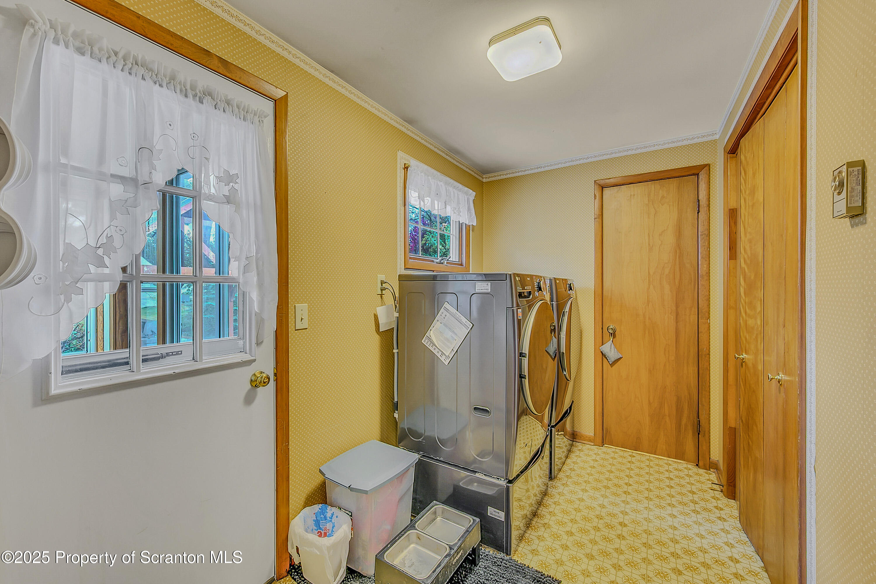 1002 Pheasant Run Road Clarks Summit, PA 18411 - Photo 26 of 53 Laundry