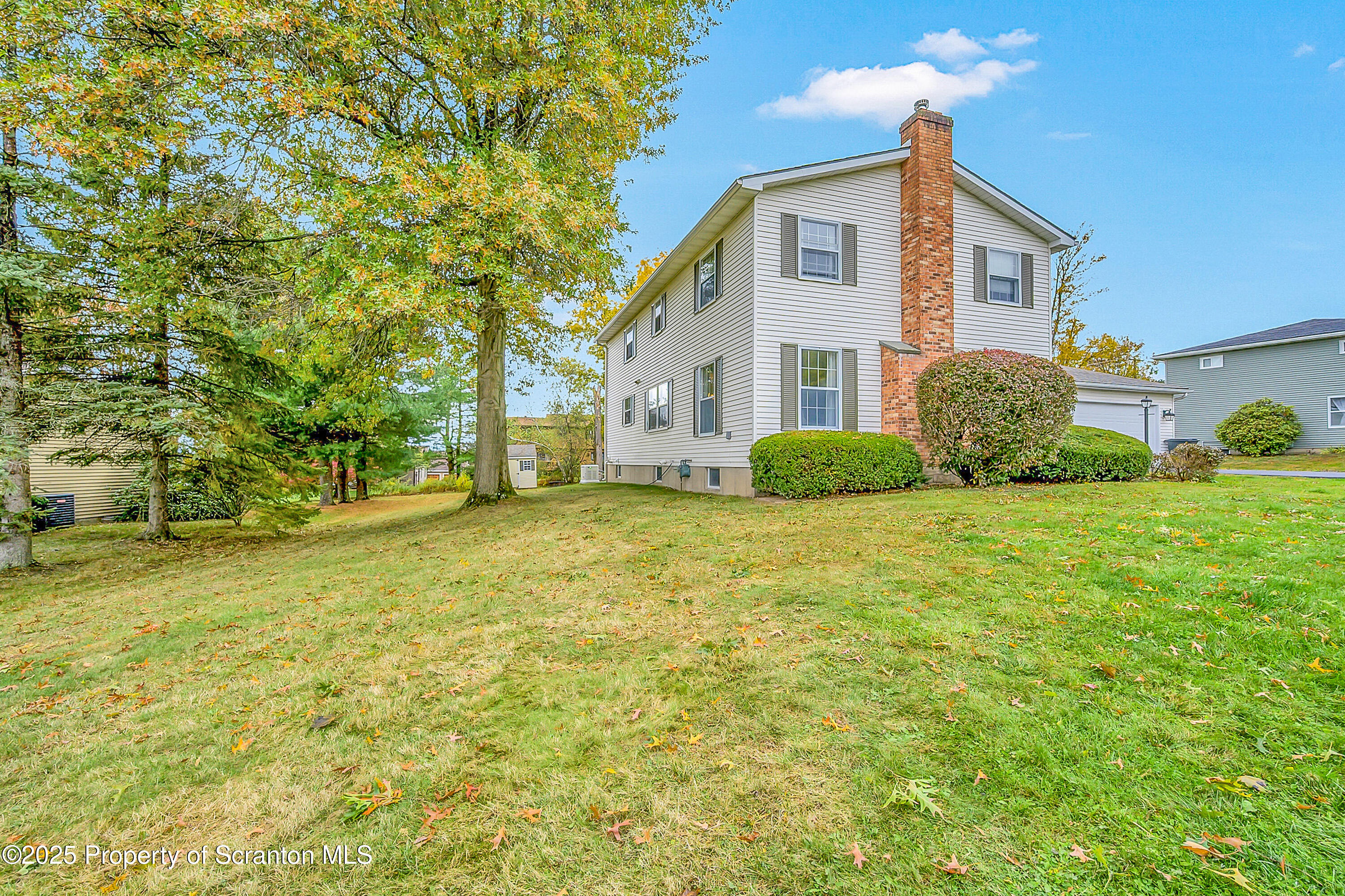 1002 Pheasant Run Road Clarks Summit, PA 18411 - Photo 9 of 53 Side