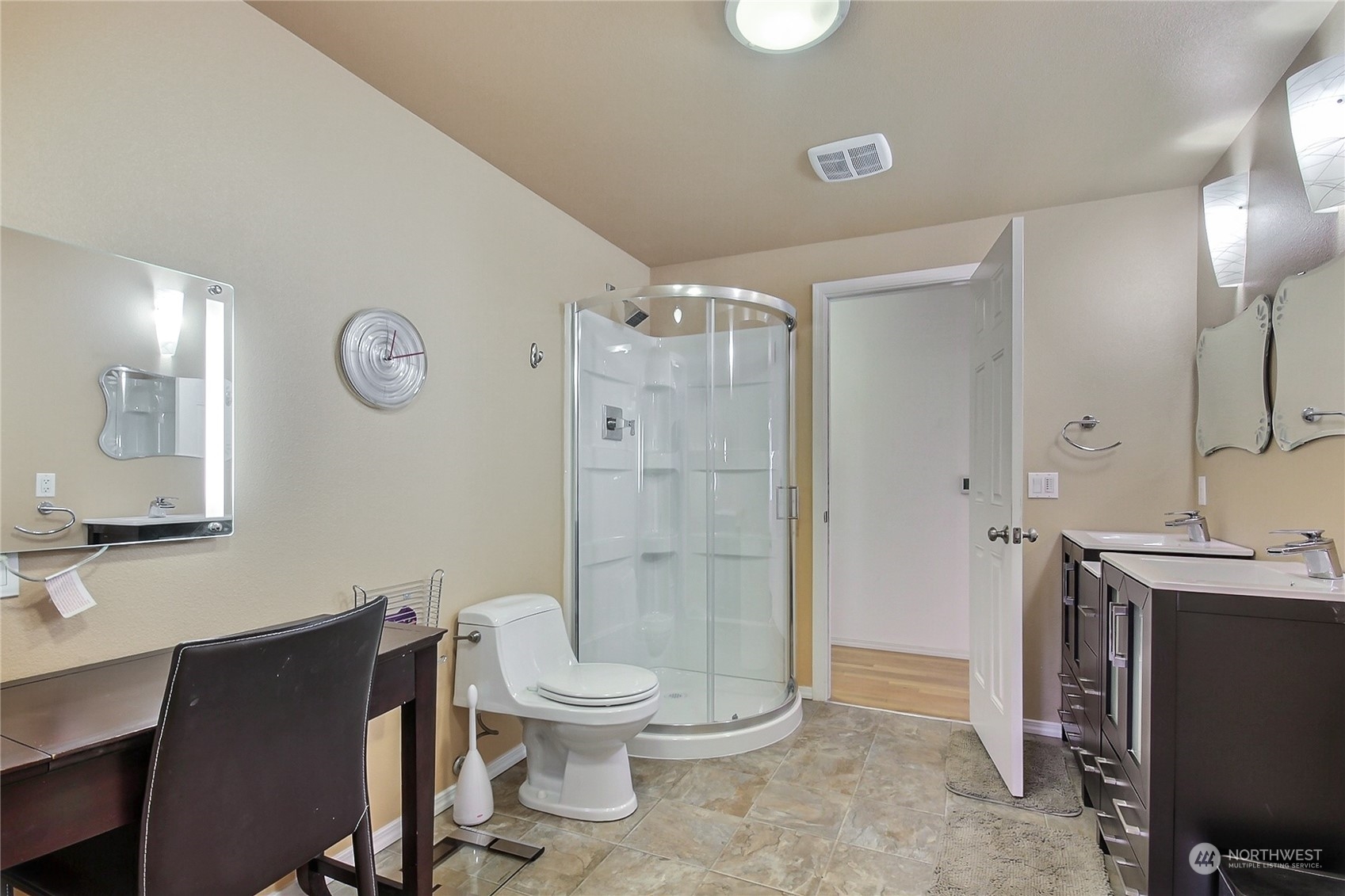 13814 139th Avenue Southeast Renton, WA 98059 - Photo 13 of 20 Gallery Image 13