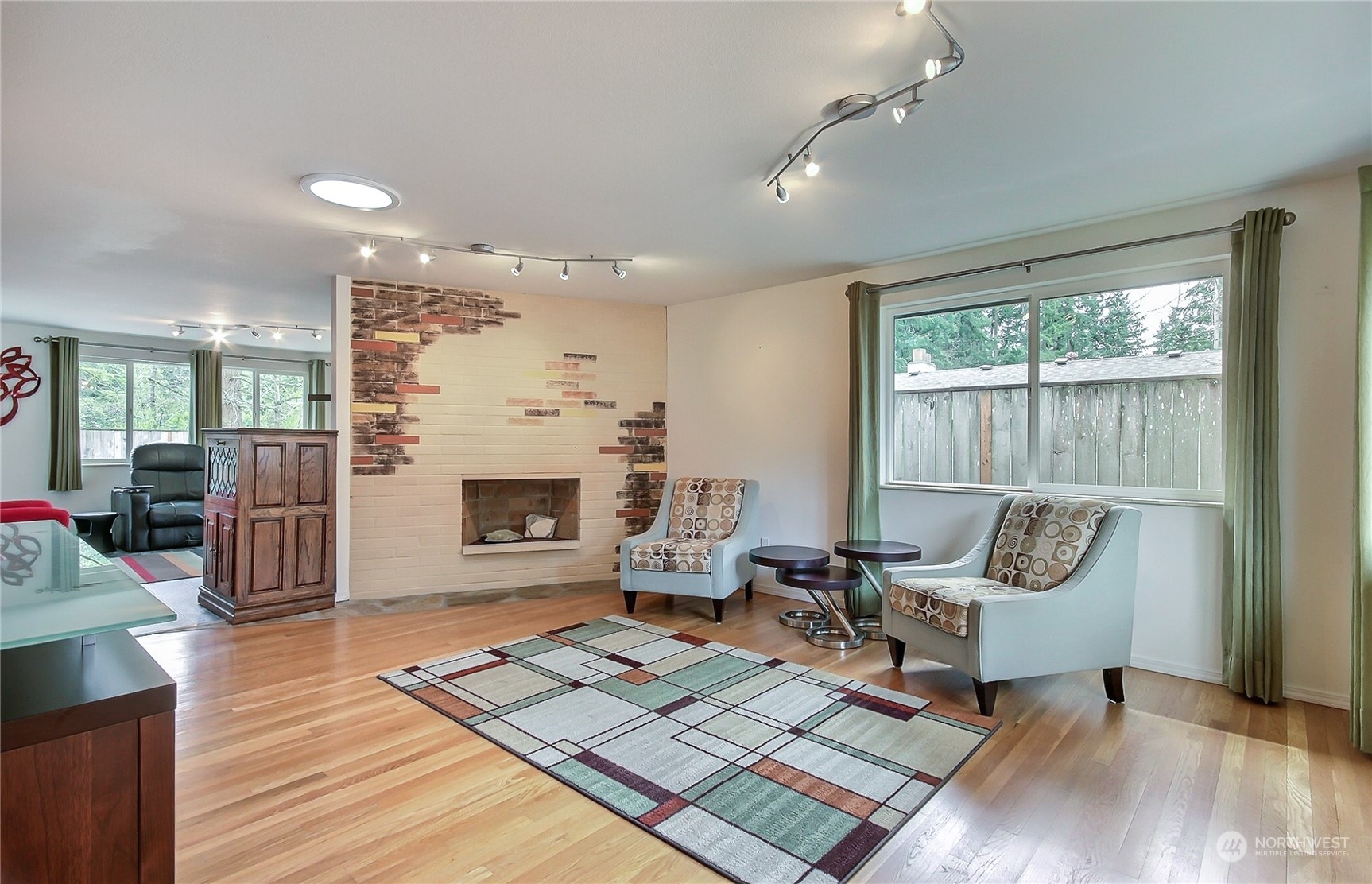 13814 139th Avenue Southeast Renton, WA 98059 - Photo 3 of 20 Gallery Image 3