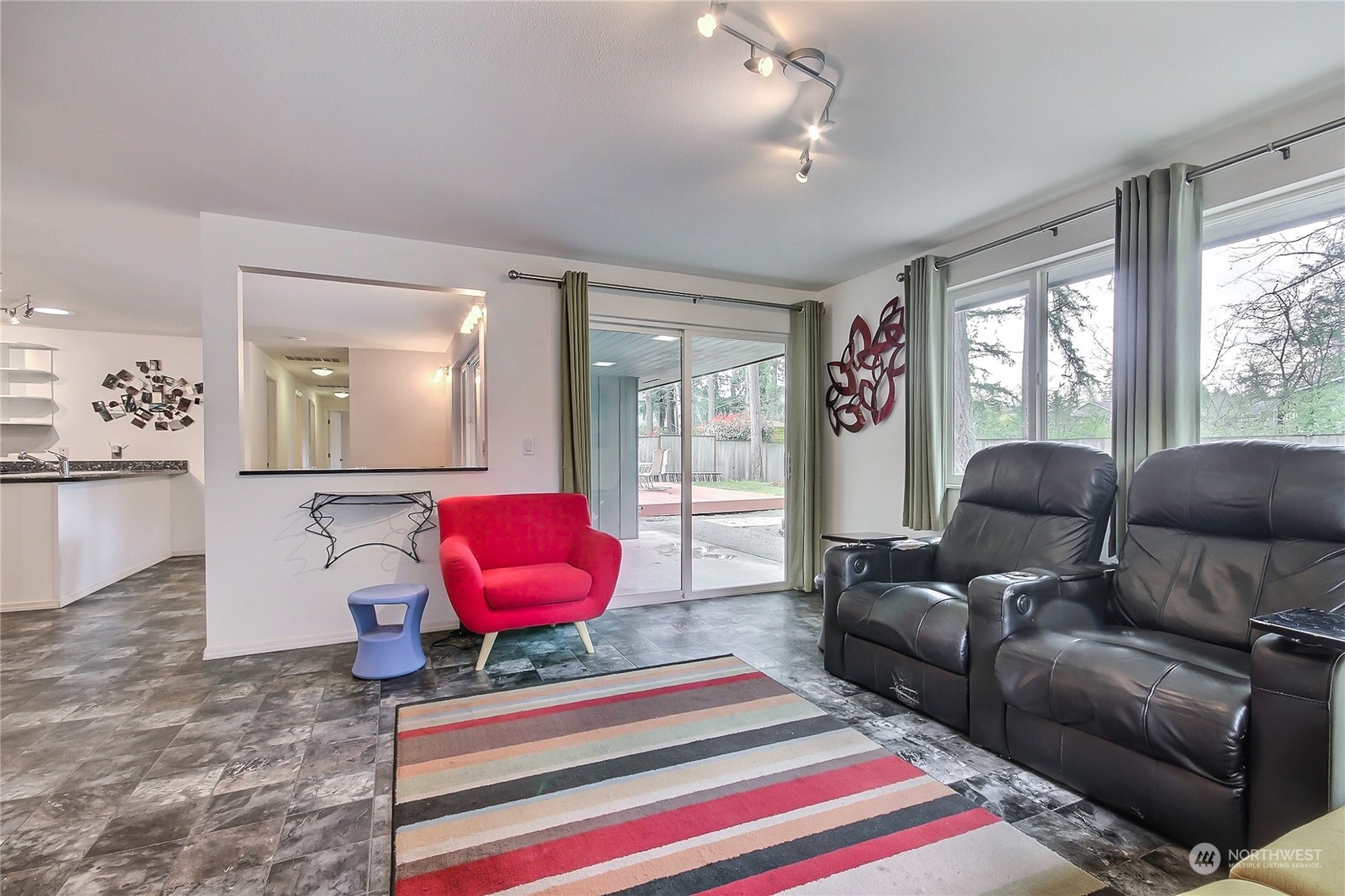 13814 139th Avenue Southeast Renton, WA 98059 - Photo 5 of 20 Gallery Image 5