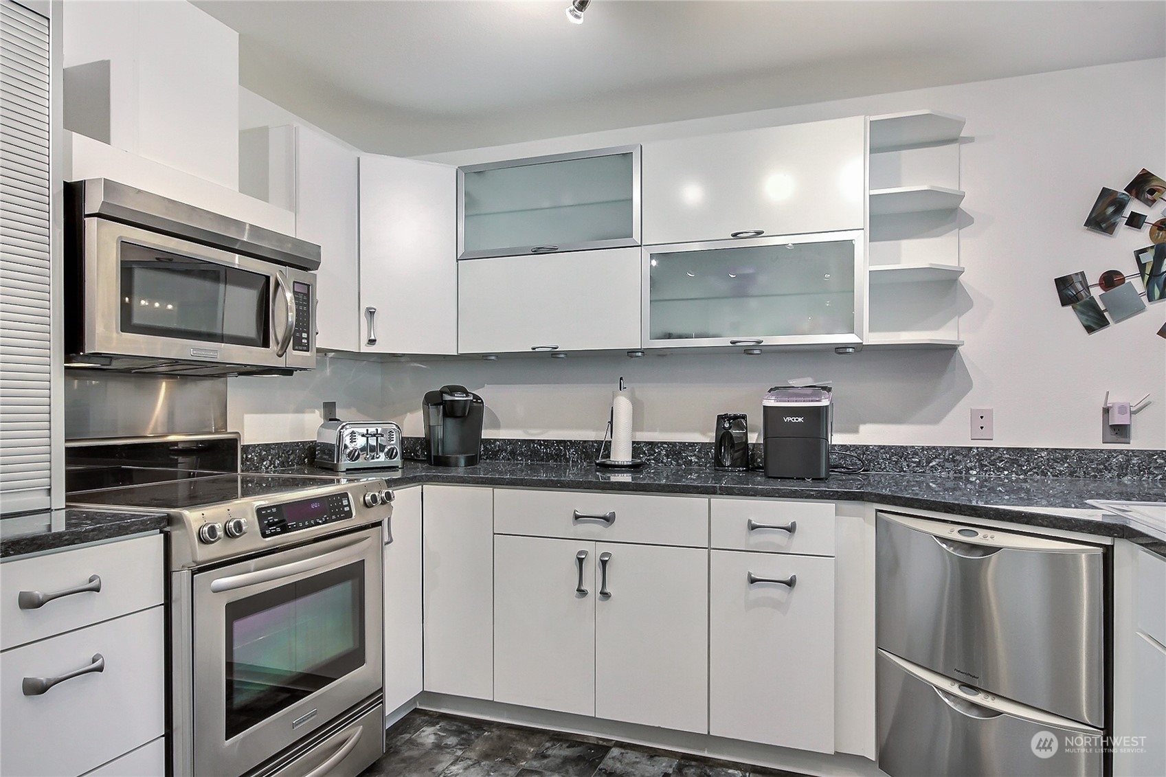13814 139th Avenue Southeast Renton, WA 98059 - Photo 7 of 20 Gallery Image 7