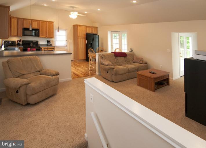 8701 A Yellow Springs Road Frederick, MD 21702 - Photo 3 of 24 Living Room