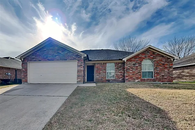 $2,150 | 2001 Cancun Drive, Mansfield, TX 76063