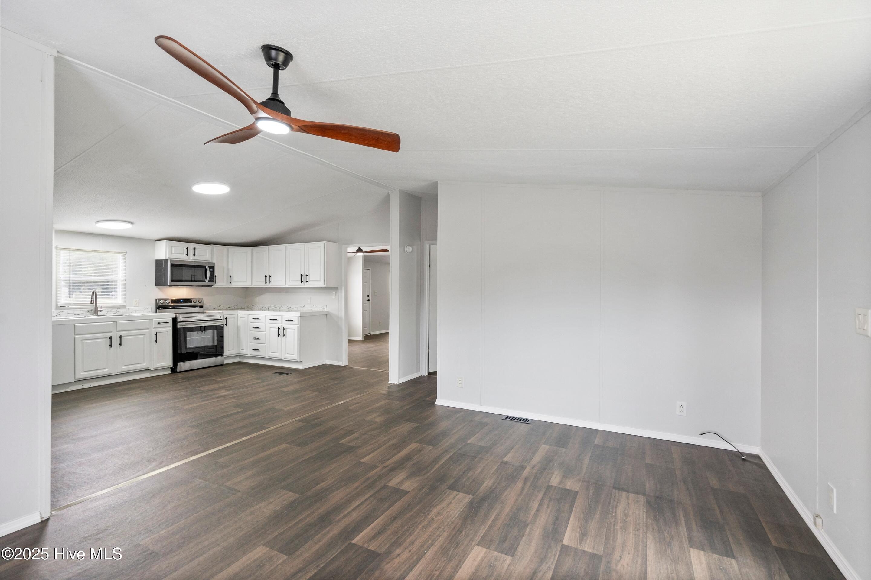 836 Belgrade-Swansboro Road Stella, NC 28582 - Photo 12 of 43 mls-DSC09326