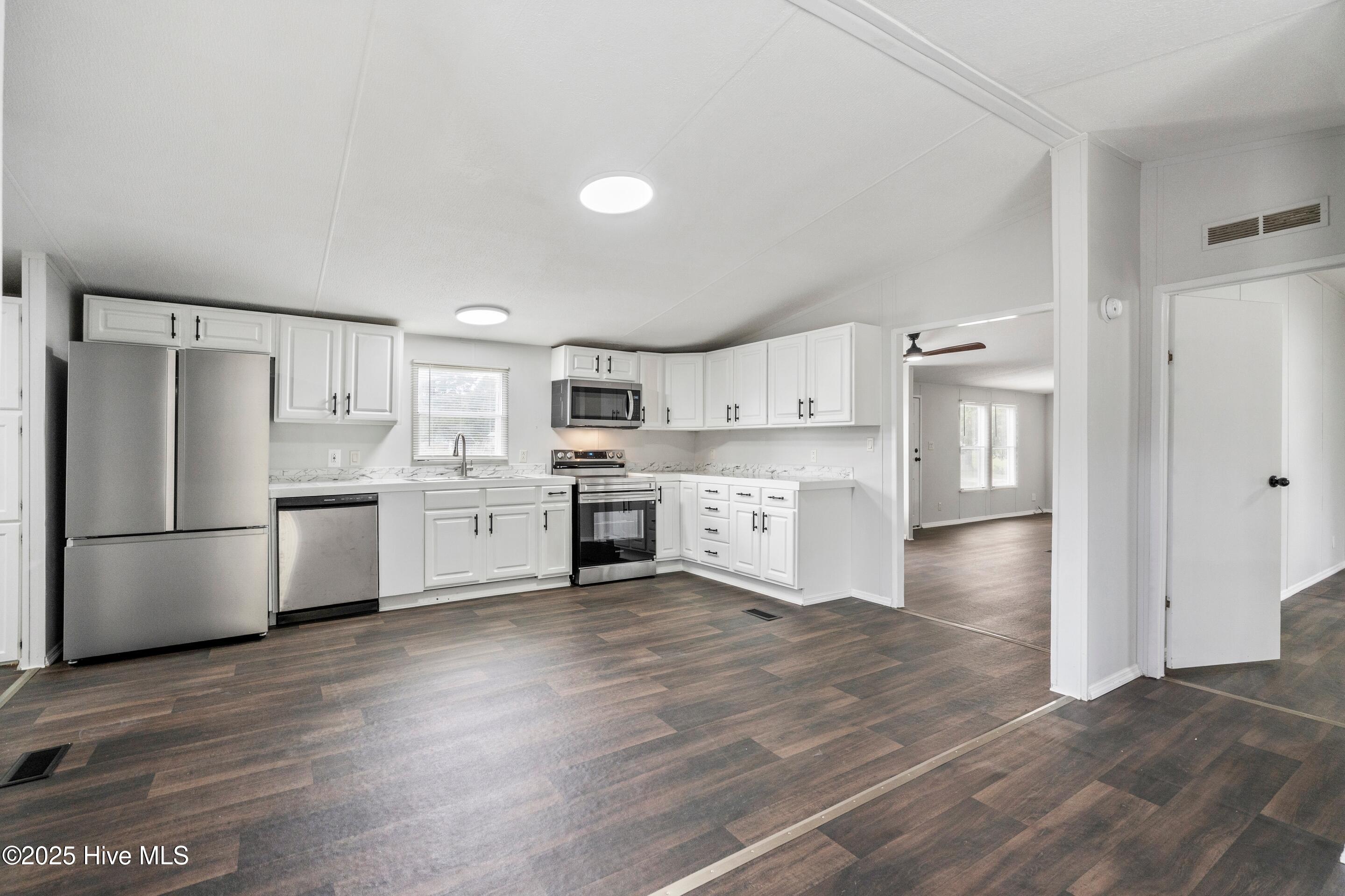 836 Belgrade-Swansboro Road Stella, NC 28582 - Photo 16 of 43 mls-DSC09371