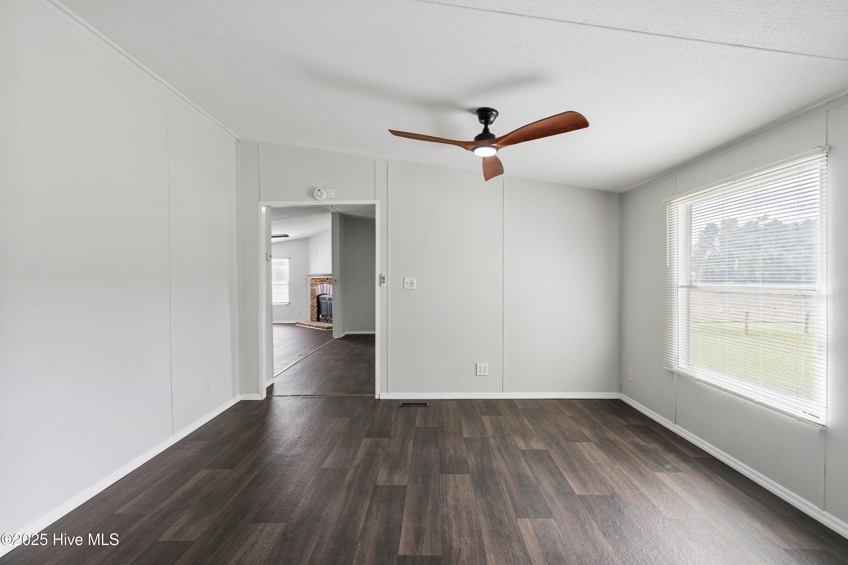 836 Belgrade-Swansboro Road Stella, NC 28582 - Photo 6 of 43 mls-DSC09236