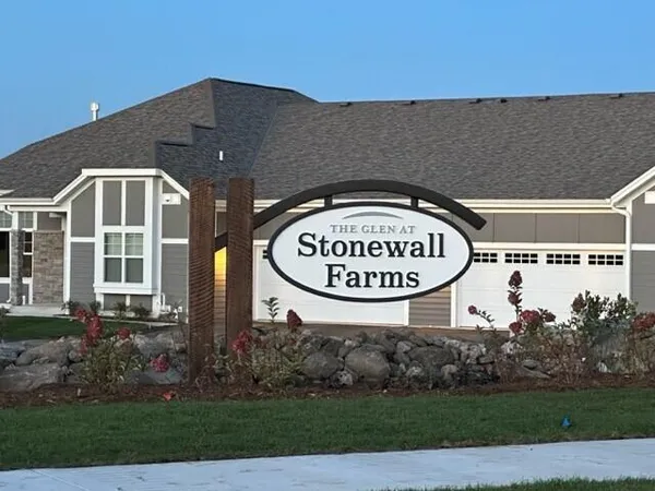 $649,999 | 868 North Verona Circle, Unit 23, Grafton, WI 53024