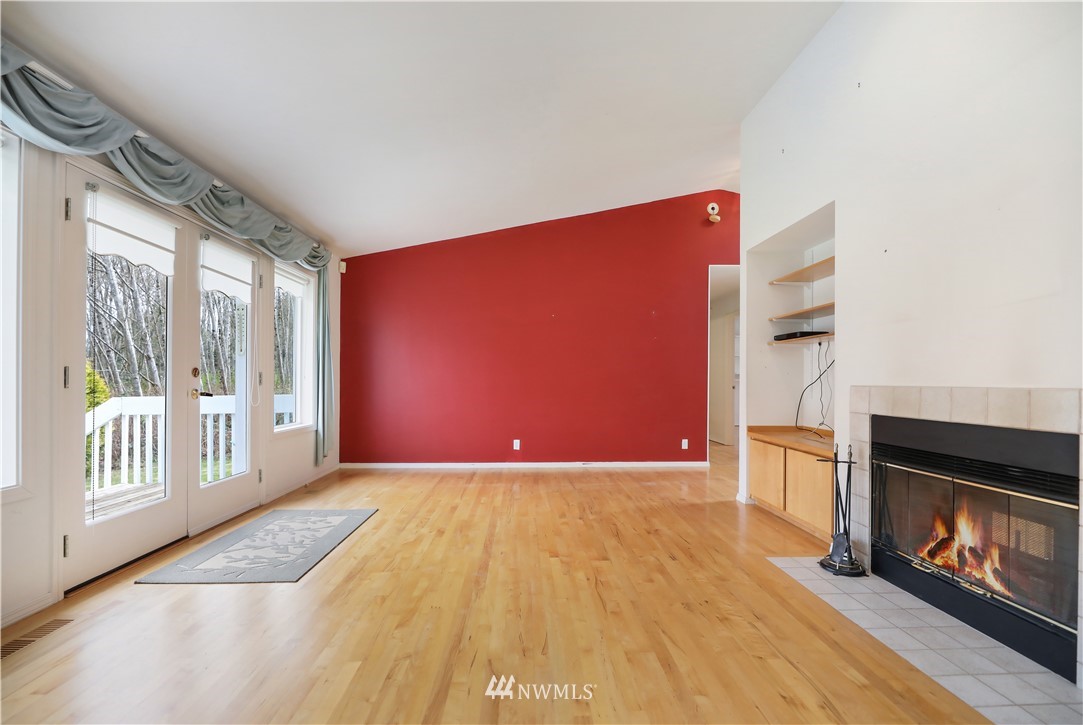 5515 Northeast Falcon Ridge Lane Poulsbo, WA 98370 - Photo 12 of 36 Gallery Image 12
