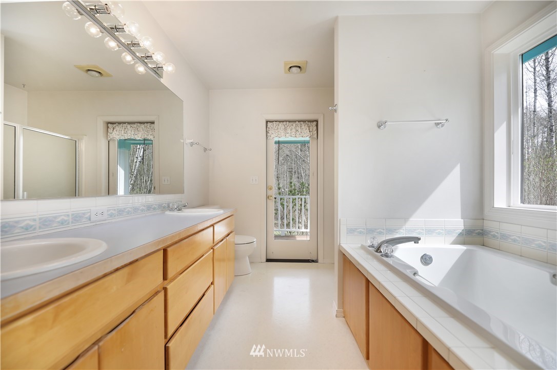 5515 Northeast Falcon Ridge Lane Poulsbo, WA 98370 - Photo 24 of 36 Gallery Image 24