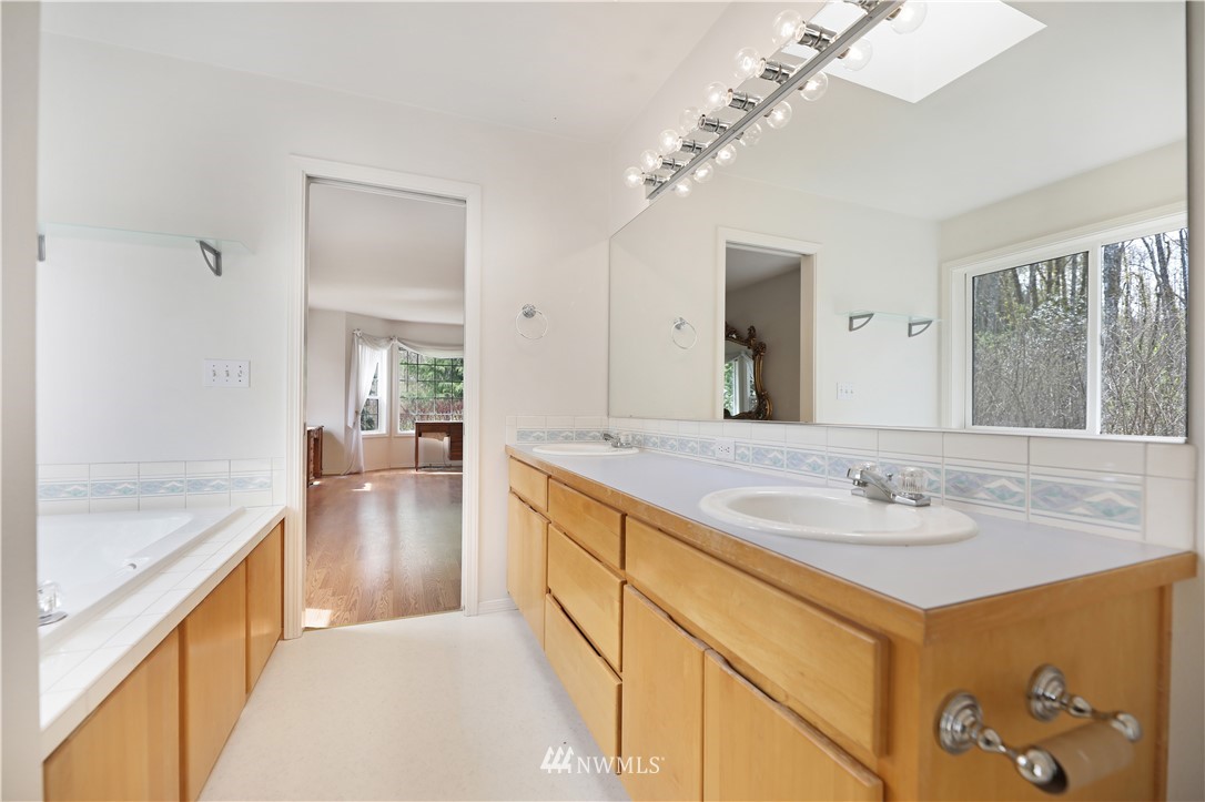 5515 Northeast Falcon Ridge Lane Poulsbo, WA 98370 - Photo 25 of 36 Gallery Image 25