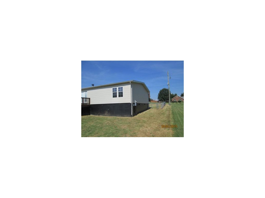 625 Snapps Ferry Road Kingsport, TN 37664 - Photo 4 of 14 LEFT SIDE