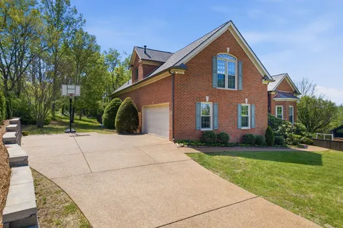 $949,000 | 5708 Templegate Drive, Nashville, TN 37221