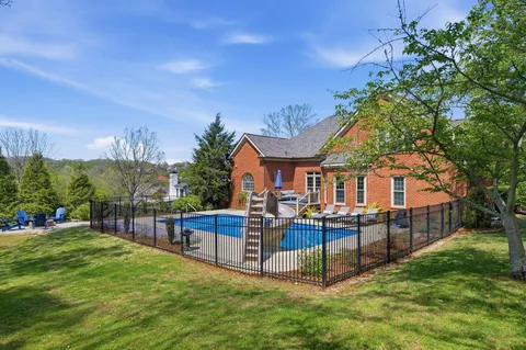 $949,000 | 5708 Templegate Drive, Nashville, TN 37221