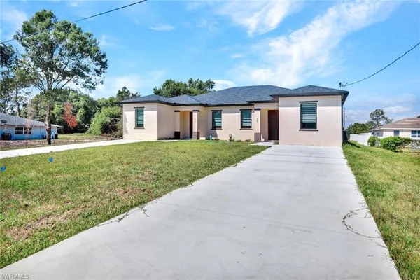 $1,600 | 430-432 Bell Boulevard, Lehigh Acres, FL 33974