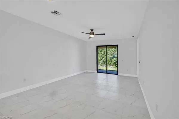 $1,600 | 430-432 Bell Boulevard, Lehigh Acres, FL 33974