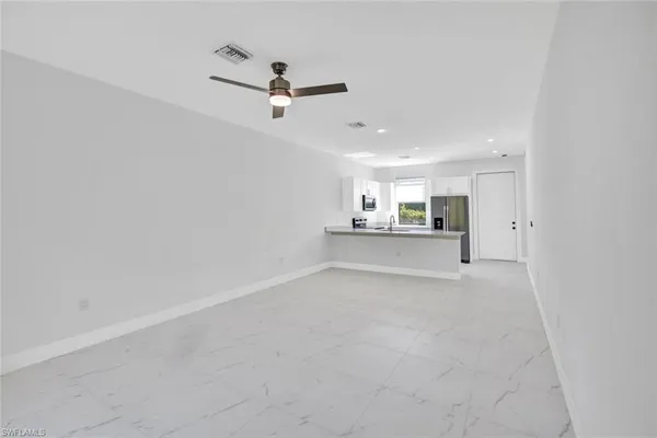 $1,600 | 430-432 Bell Boulevard, Lehigh Acres, FL 33974