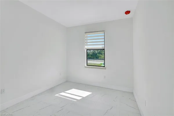 $1,600 | 430-432 Bell Boulevard, Lehigh Acres, FL 33974