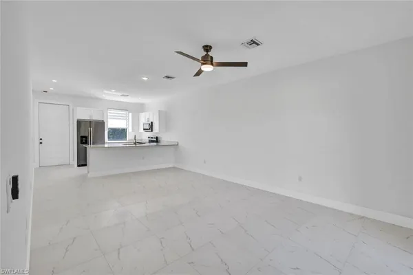 $1,600 | 430-432 Bell Boulevard, Lehigh Acres, FL 33974