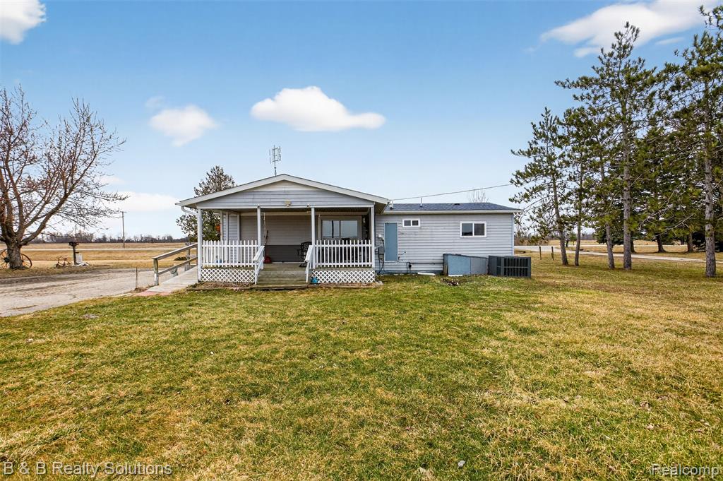 6946 Clifford Road Marlette, MI 48453 - Photo 22 of 25