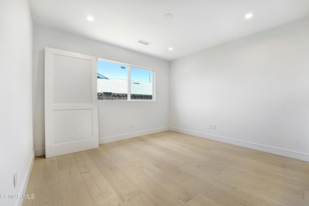 2718 Licia Place Simi Valley, CA 93065 - Photo 8 of 22 an empty room with windows