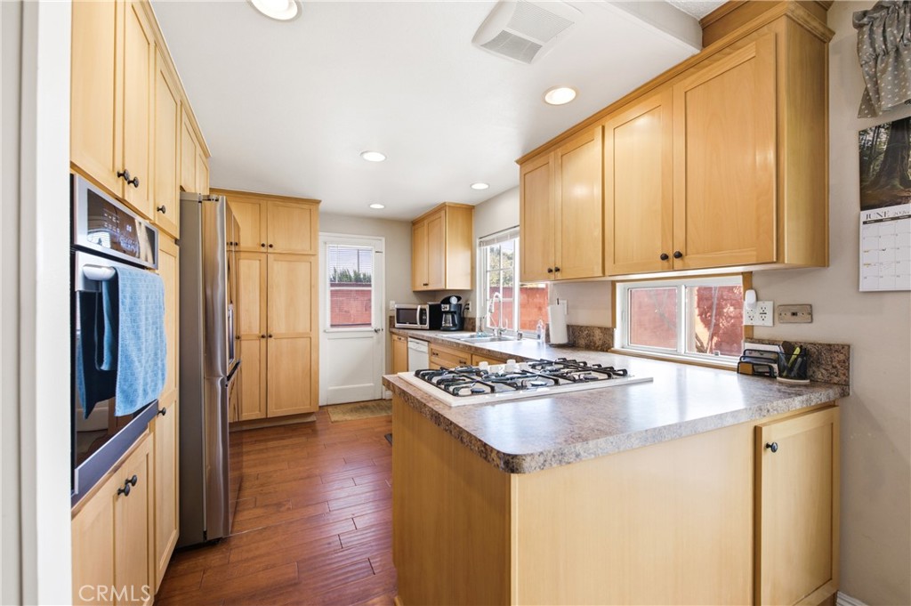 2253 Grafton Street Simi Valley, CA 93063 - Photo 11 of 30