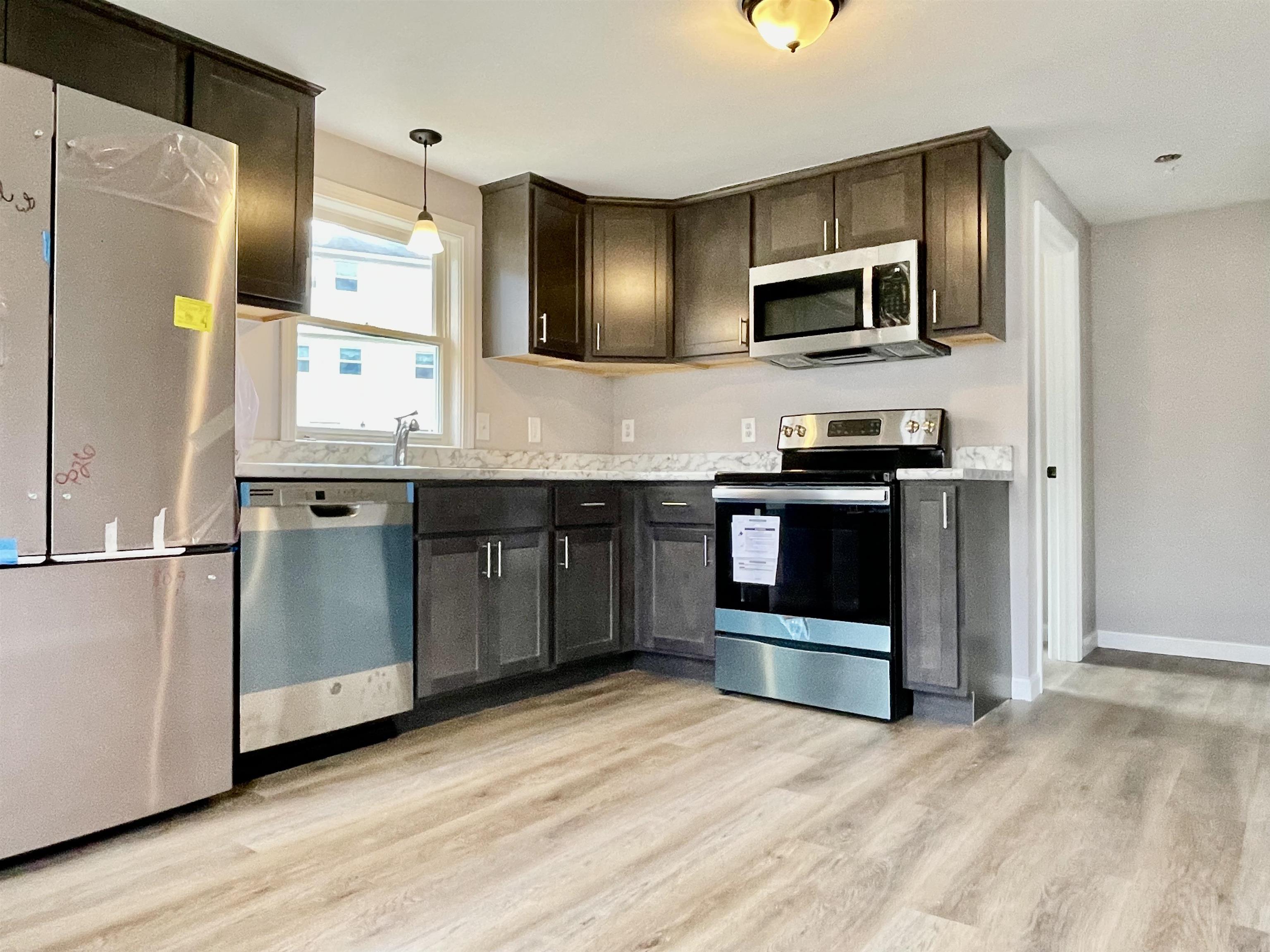 19 Townhouse Road Allenstown, NH 03275 - Photo 2 of 19 Gallery Image 2