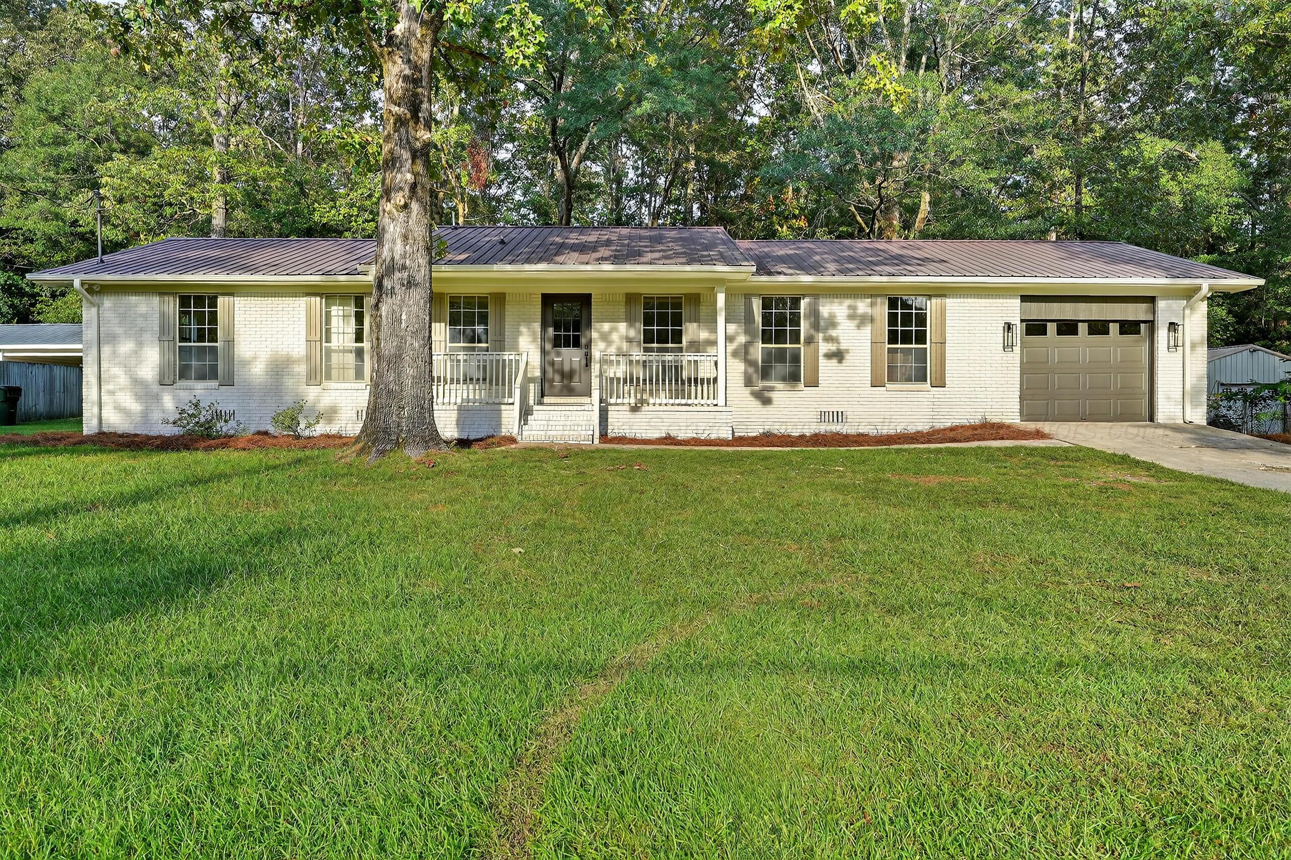 276 South Lowell Road Jasper, AL 35503 - Photo 1 of 20 Front