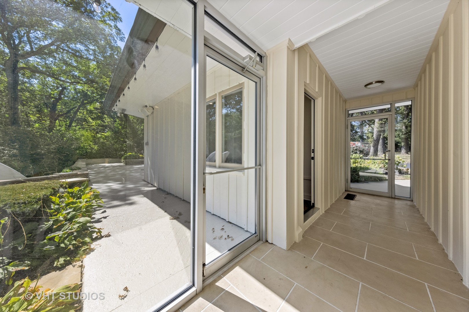 6547 South County Line Road Burr Ridge, IL 60527 - Photo 18 of 59 a view of a porch