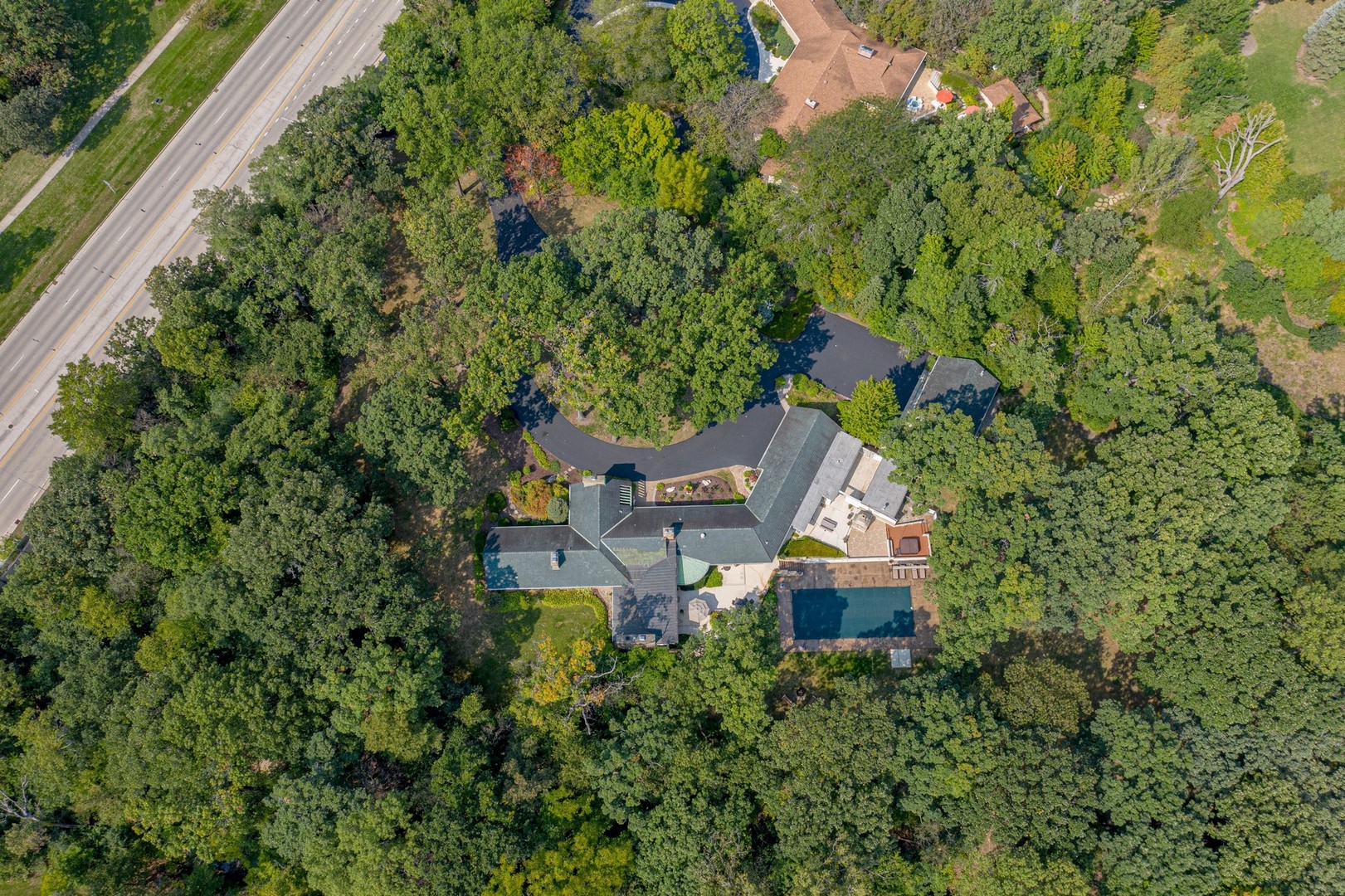 6547 South County Line Road Burr Ridge, IL 60527 - Photo 40 of 59 an aerial view of a house