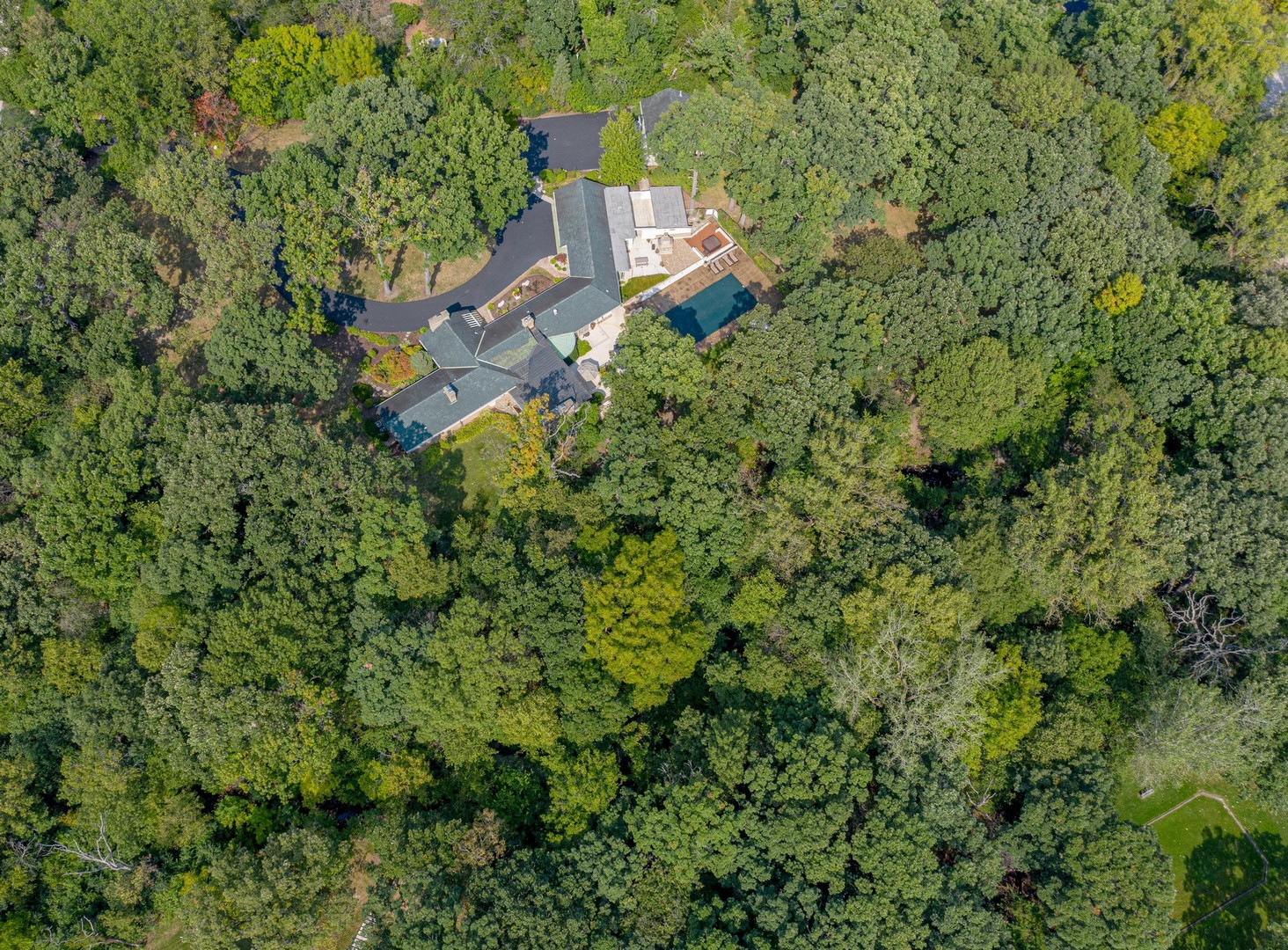 6547 South County Line Road Burr Ridge, IL 60527 - Photo 43 of 59 an aerial view of a house with a yard