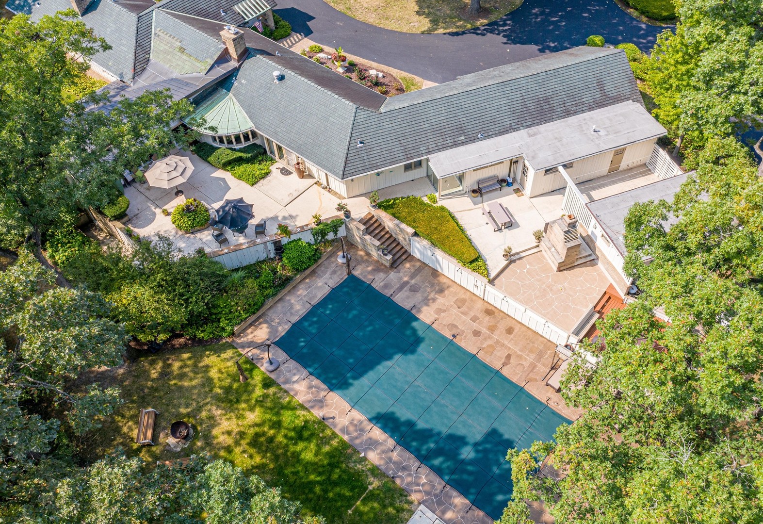 6547 South County Line Road Burr Ridge, IL 60527 - Photo 53 of 59 an aerial view of a house
