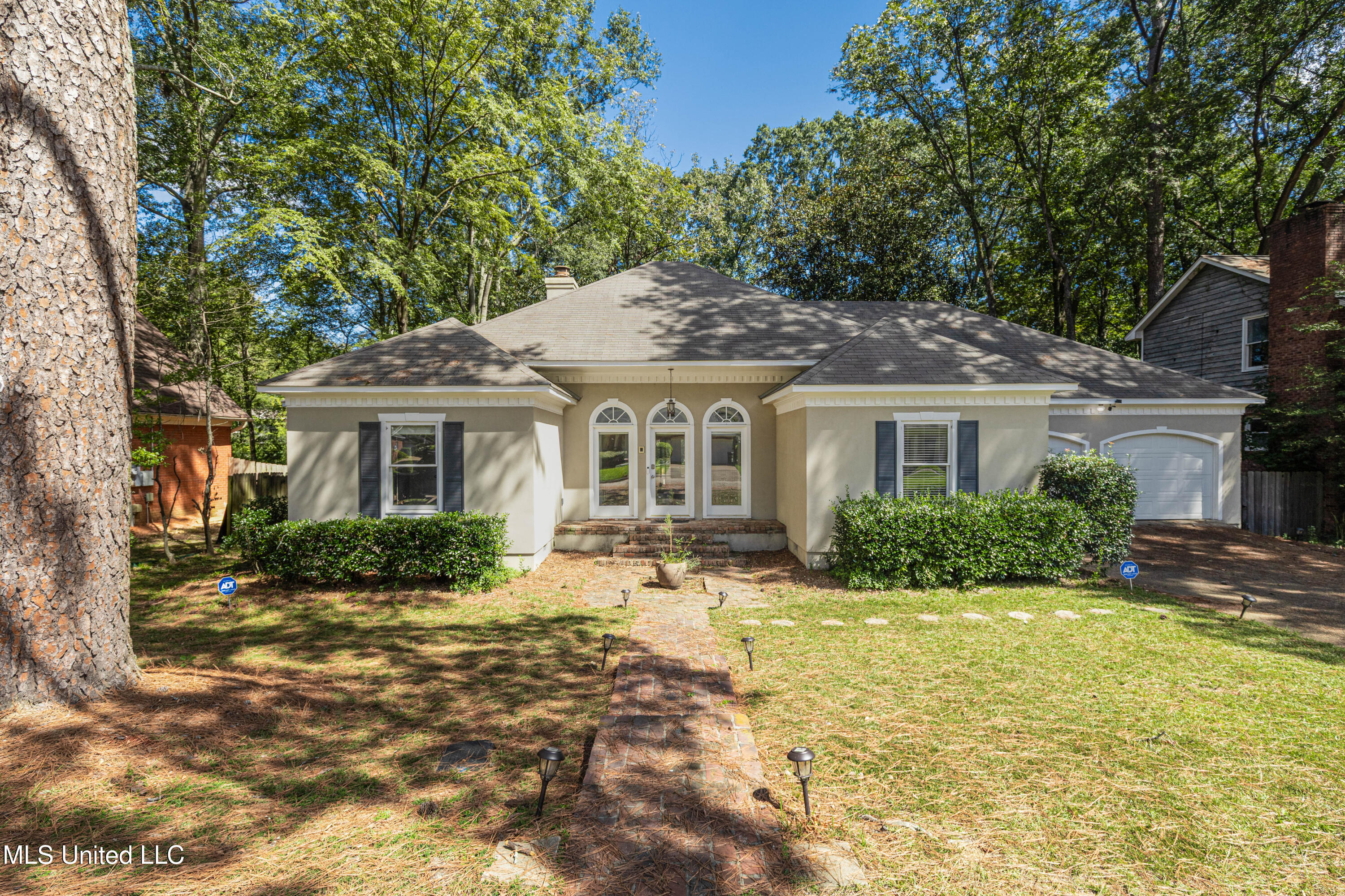 1046 Newland Street Jackson, MS 39211 - Photo 2 of 45 IMG_6096-Edit