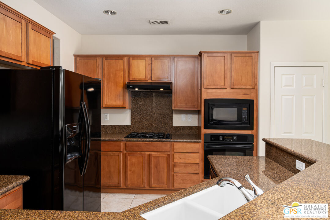 40286 Padova Drive Indio, CA 92203 - Photo 7 of 27