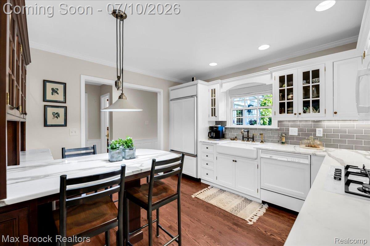1647 Yorkshire Road Birmingham, MI 48009 - Photo 7 of 33 19-1647 Yorkshire Rd_18.jpg