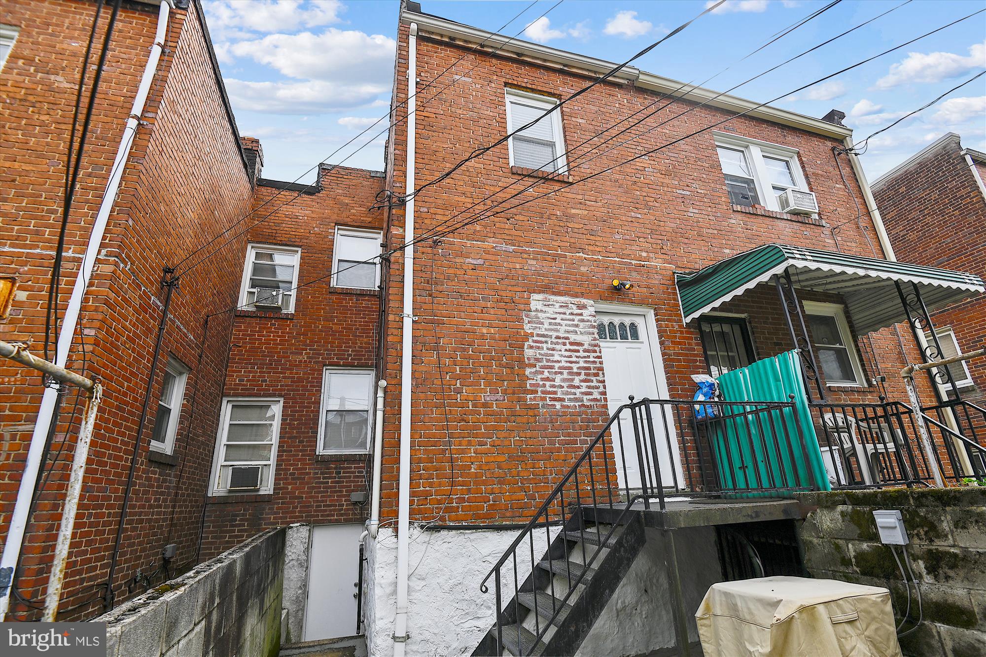 4006 Colborne Road Baltimore, MD 21229 - Photo 34 of 40 Back Elevation