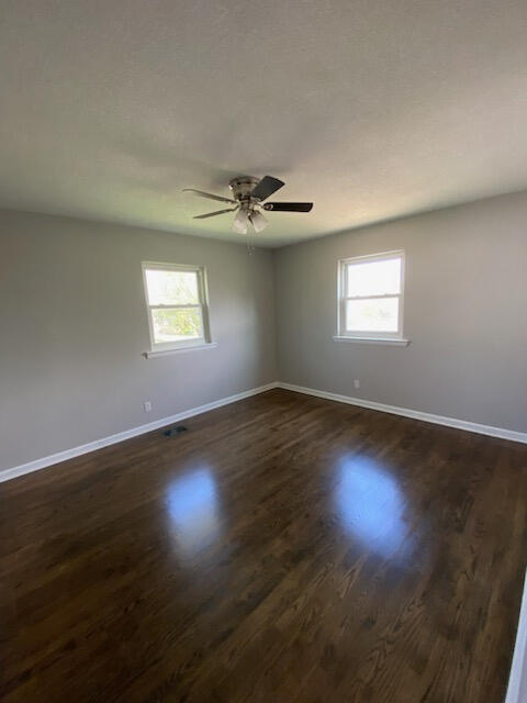 8913 Wooten Road Chattanooga, TN 37416 - Photo 4 of 20 03
