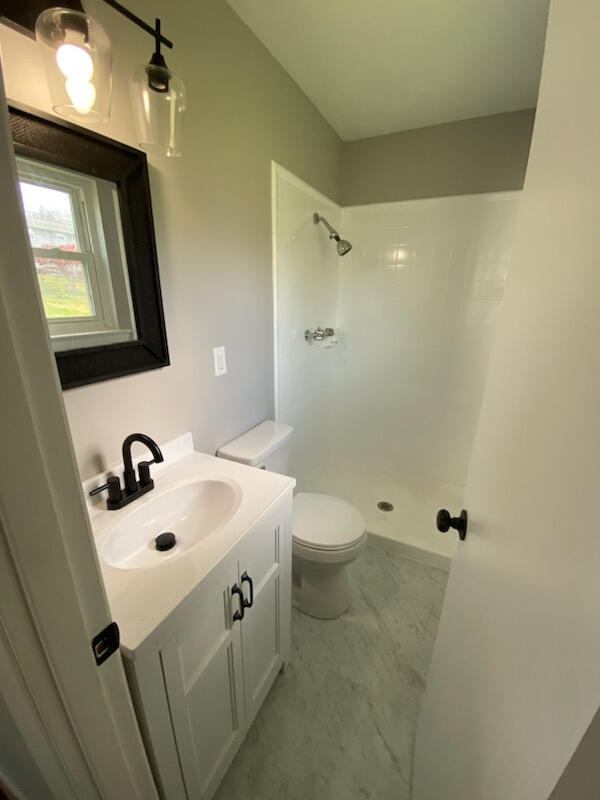 8913 Wooten Road Chattanooga, TN 37416 - Photo 6 of 20 05