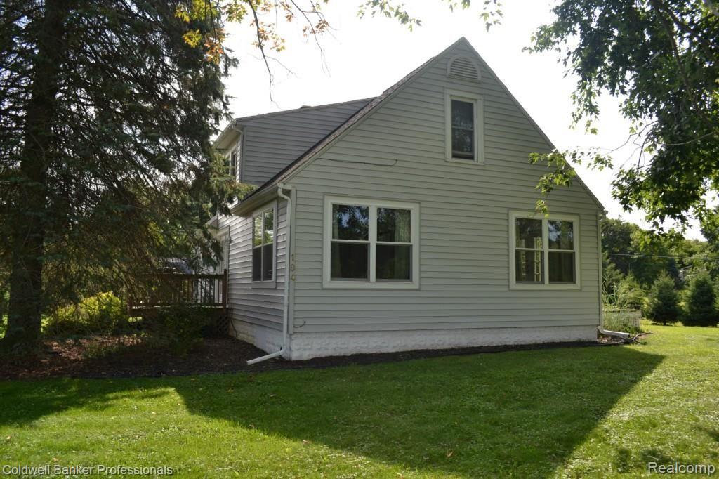194 North Maple Leaf Road Lapeer, MI 48446 - Photo 6 of 28