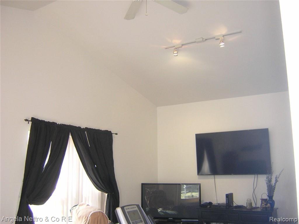 17392 Haggerty Road Belleville, MI 48111 - Photo 25 of 33