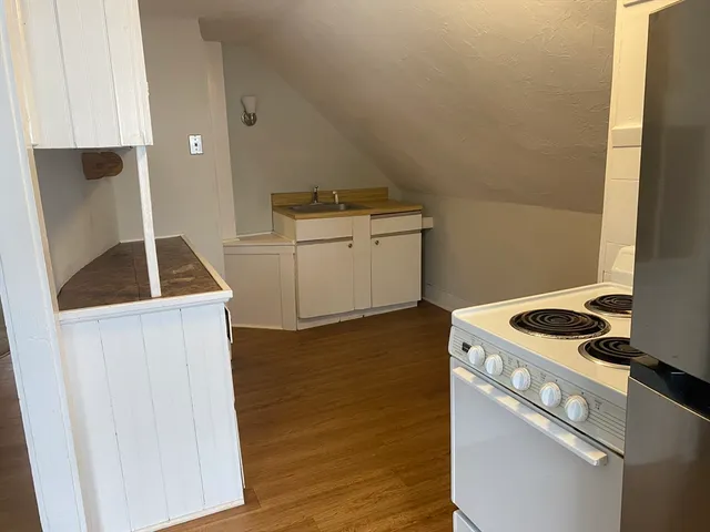 $1,400 | 4 Coral Street, Unit 3, Millbury, MA 01527